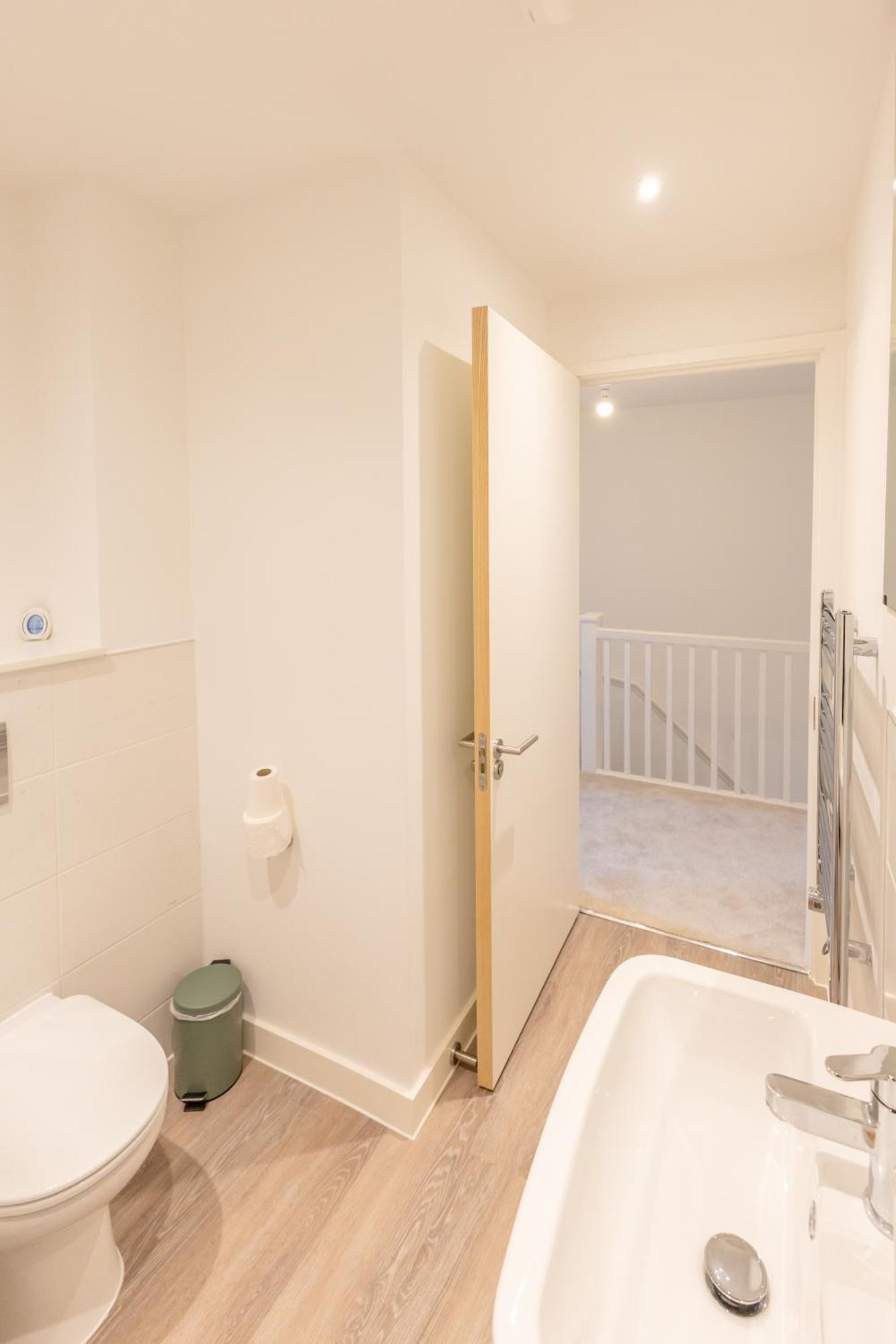 Stunning Modern 3 Bedroom Townhouse - Perfect Getaway Манчестер Екстер'єр фото